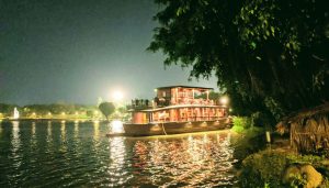Bộ Ảnh Công Viên Hồ Thiên Nga Ecopark Về Đêm